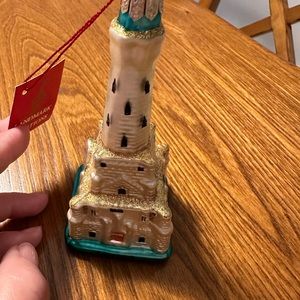 Landmark Creations Chicago Water Tower glass Christmas ornament.